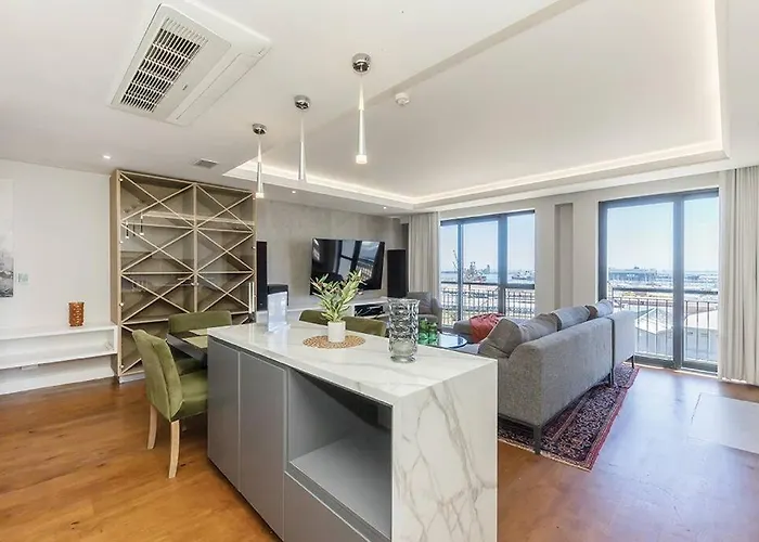 Luxury Penthouse In Woodstock