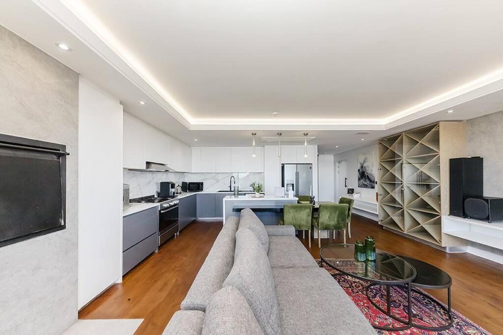 Luxury Penthouse In Woodstock * Cape Town