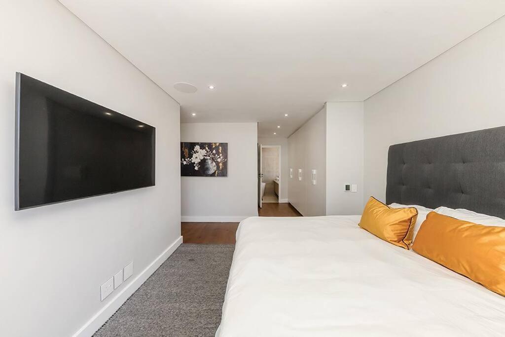 Luxury Penthouse In Woodstock Apartment *