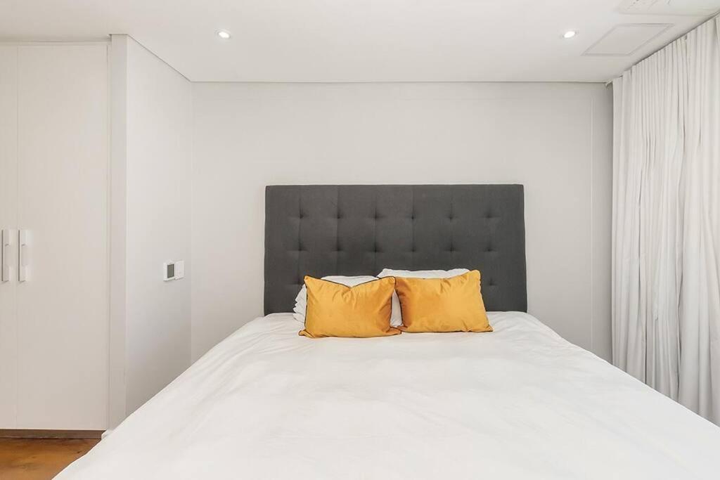 Apartment Luxury Penthouse In Woodstock Cape Town
