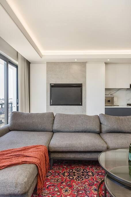 Luxury Penthouse In Woodstock *